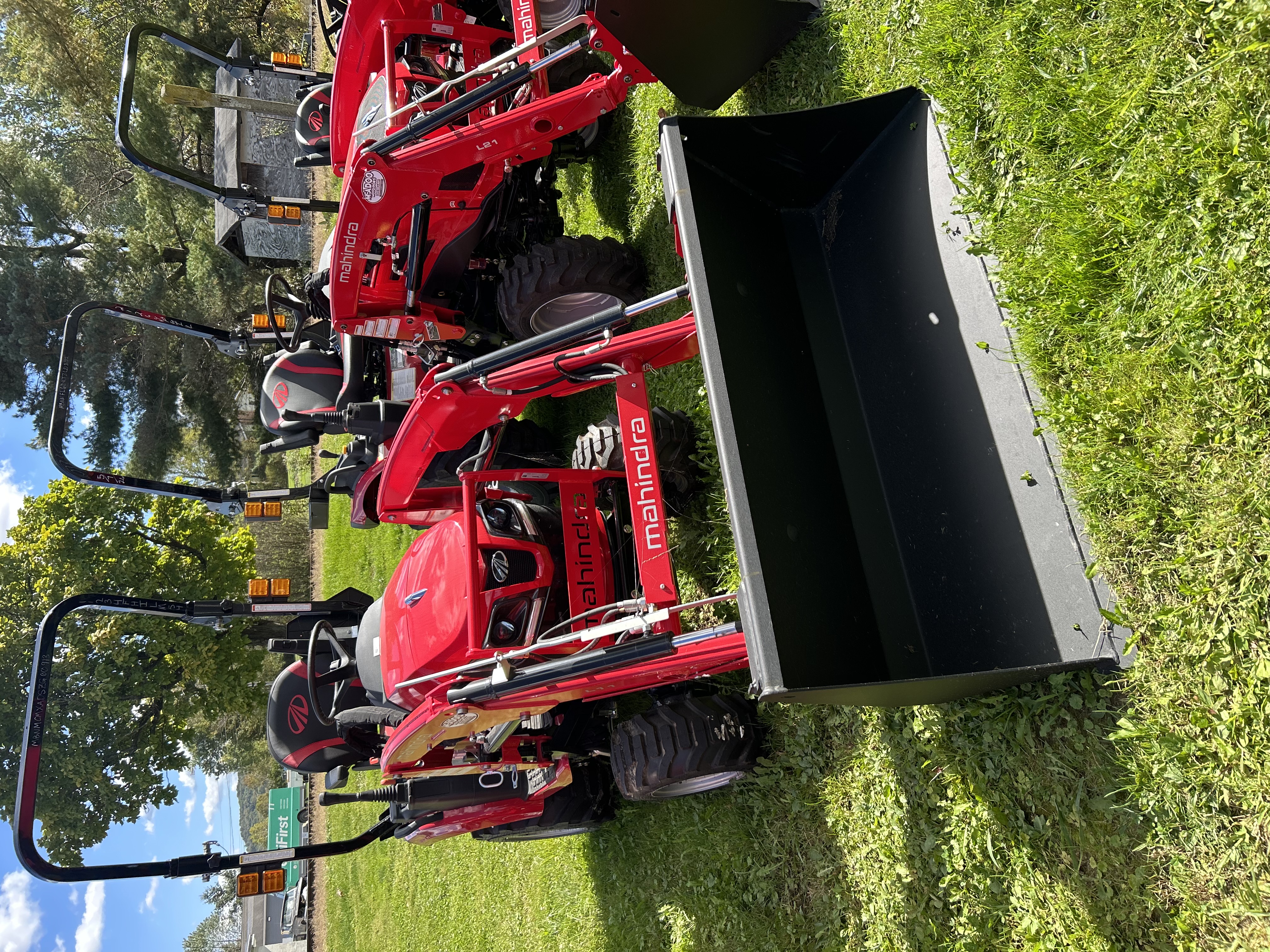 2027 Mahindra 1123 HST Tractor